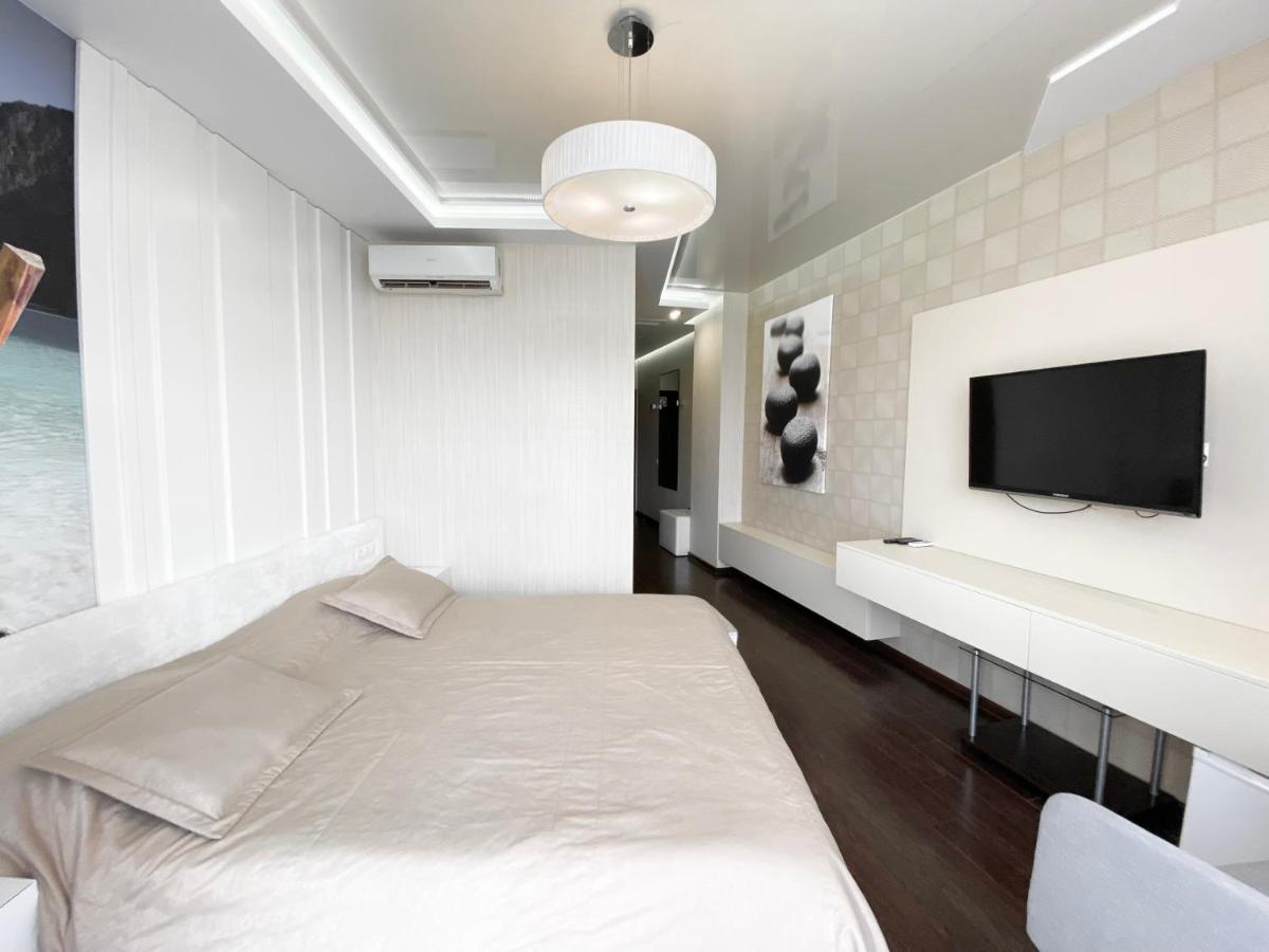 Apartment Center *
